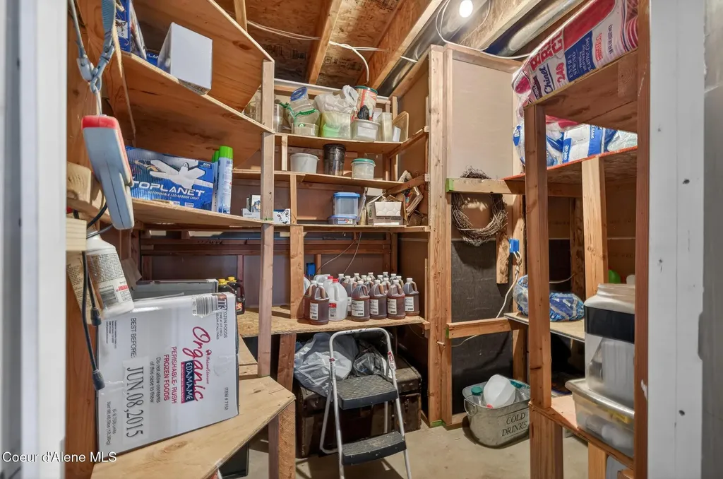 17461 N Right Fork Road Hauser ID 83854