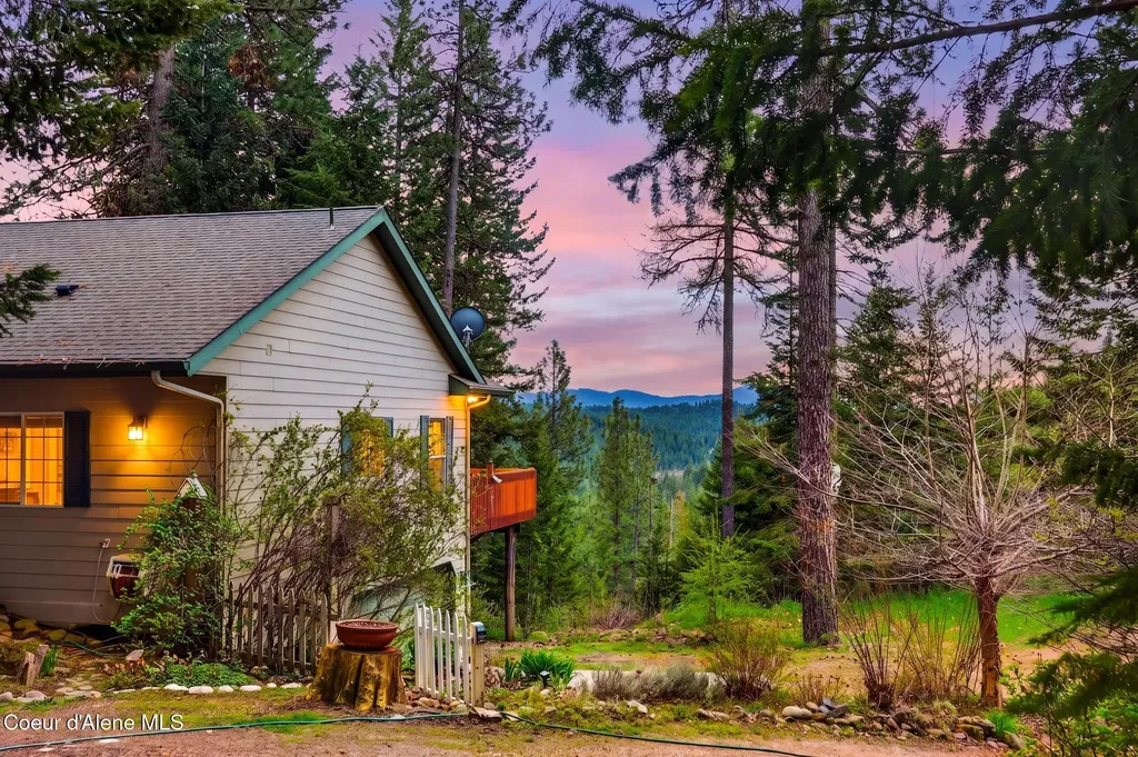 17461 N Right Fork Road Hauser ID 83854