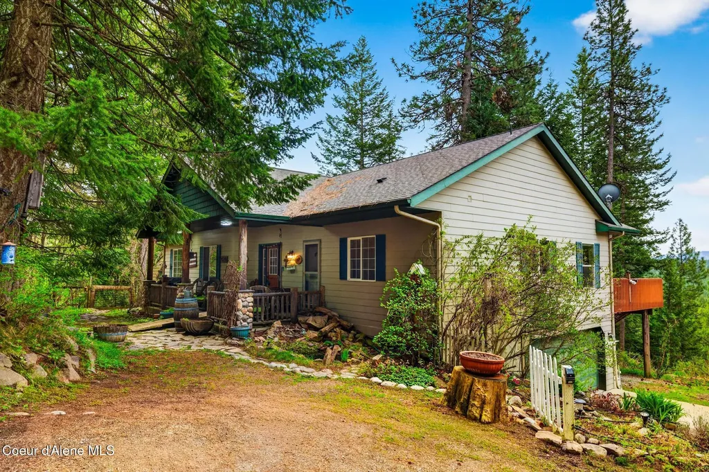 17461 N Right Fork Road Hauser ID 83854