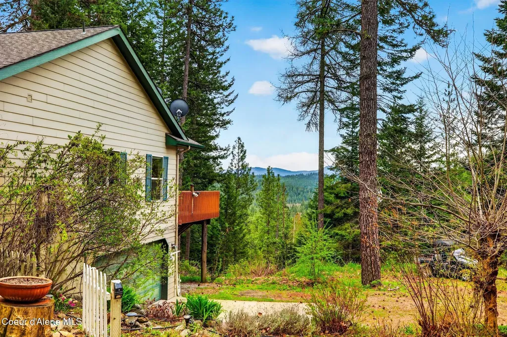 17461 N Right Fork Road Hauser ID 83854
