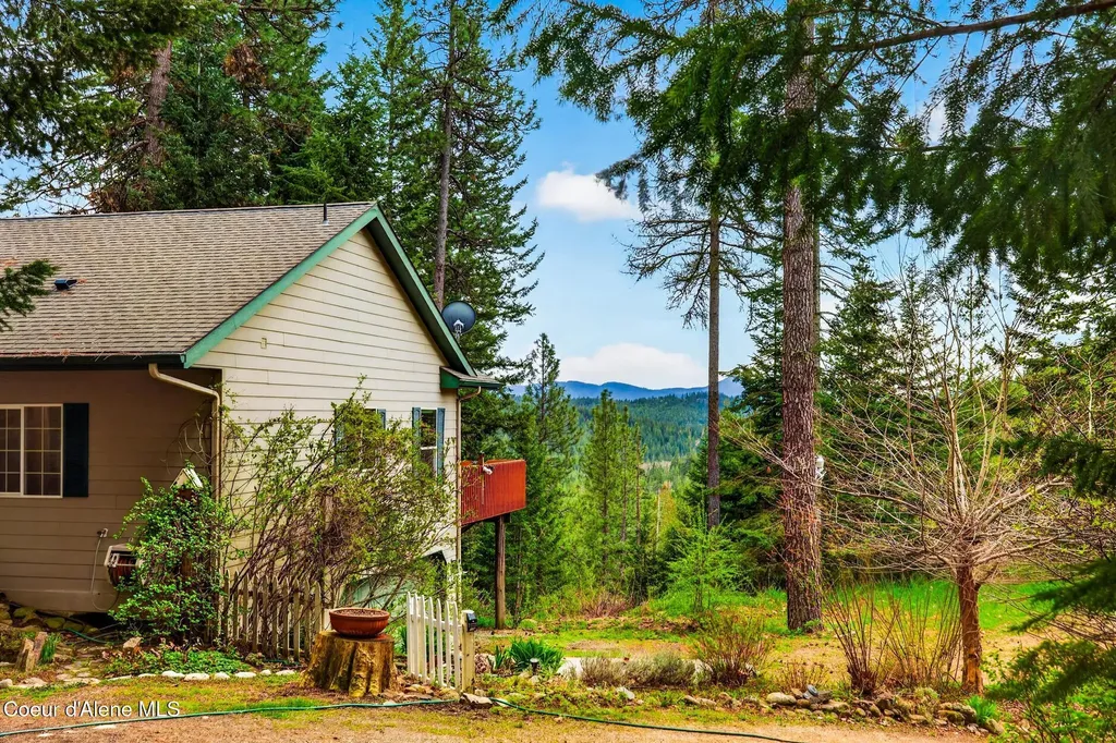 17461 N Right Fork Road Hauser ID 83854