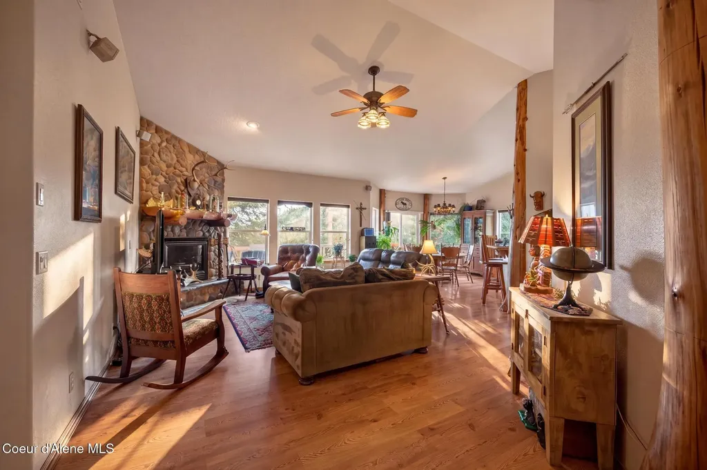 17461 N Right Fork Road Hauser ID 83854