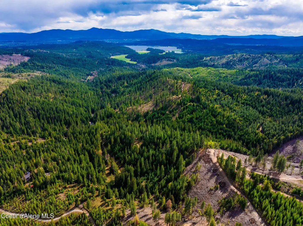 17461 N Right Fork Road Hauser ID 83854