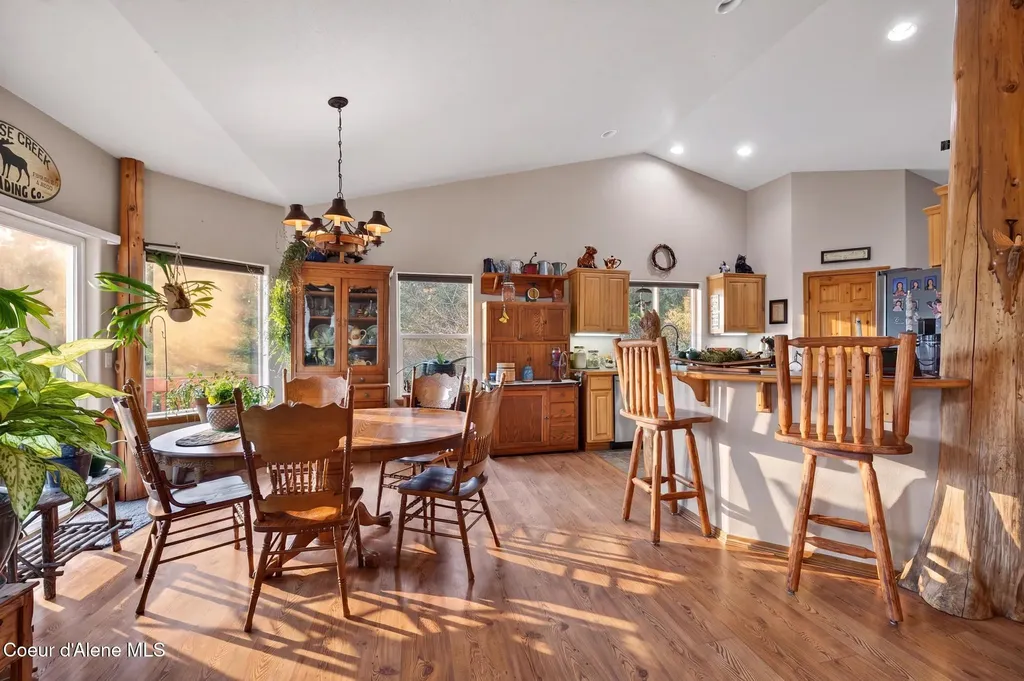 17461 N Right Fork Road Hauser ID 83854