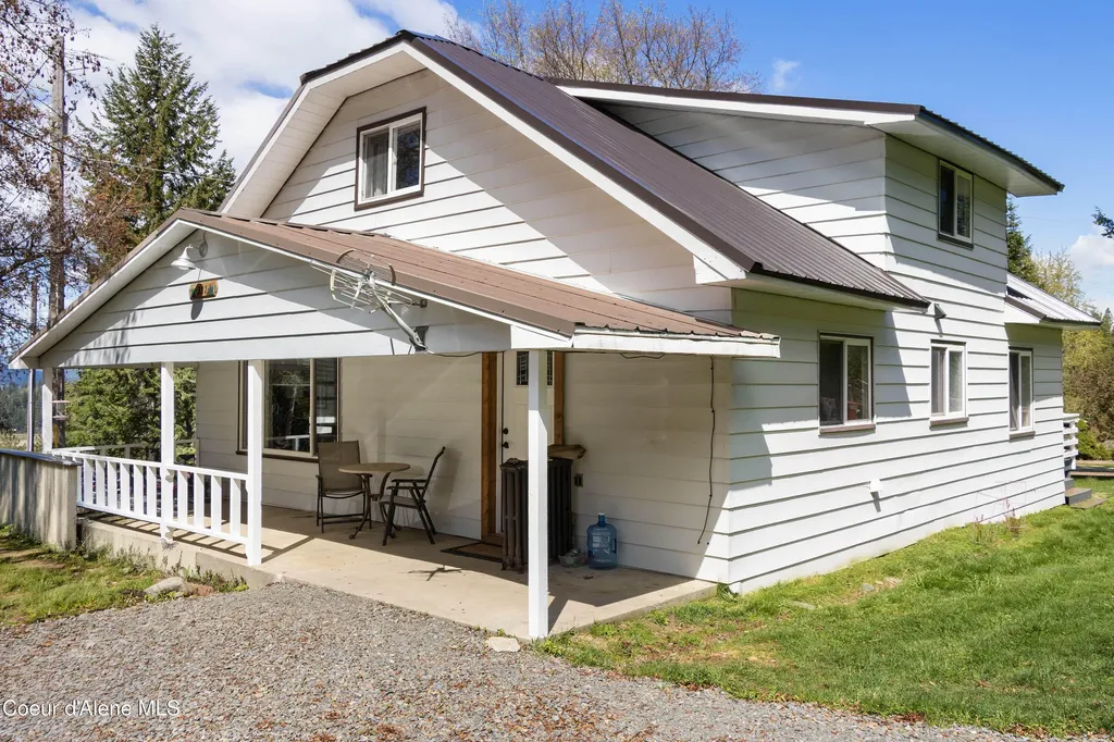 311 Lafayes Way Sagle ID 83860