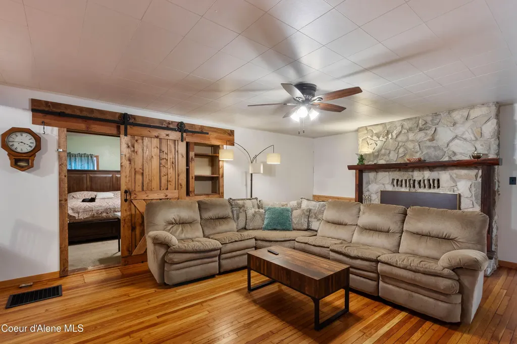 311 Lafayes Way Sagle ID 83860
