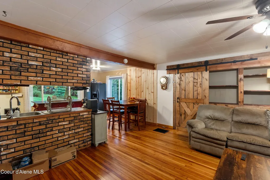 311 Lafayes Way Sagle ID 83860