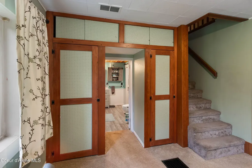 311 Lafayes Way Sagle ID 83860