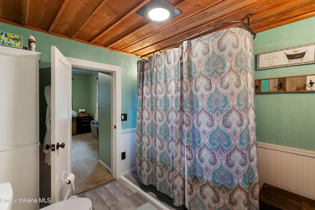 311 Lafayes Way Sagle ID 83860