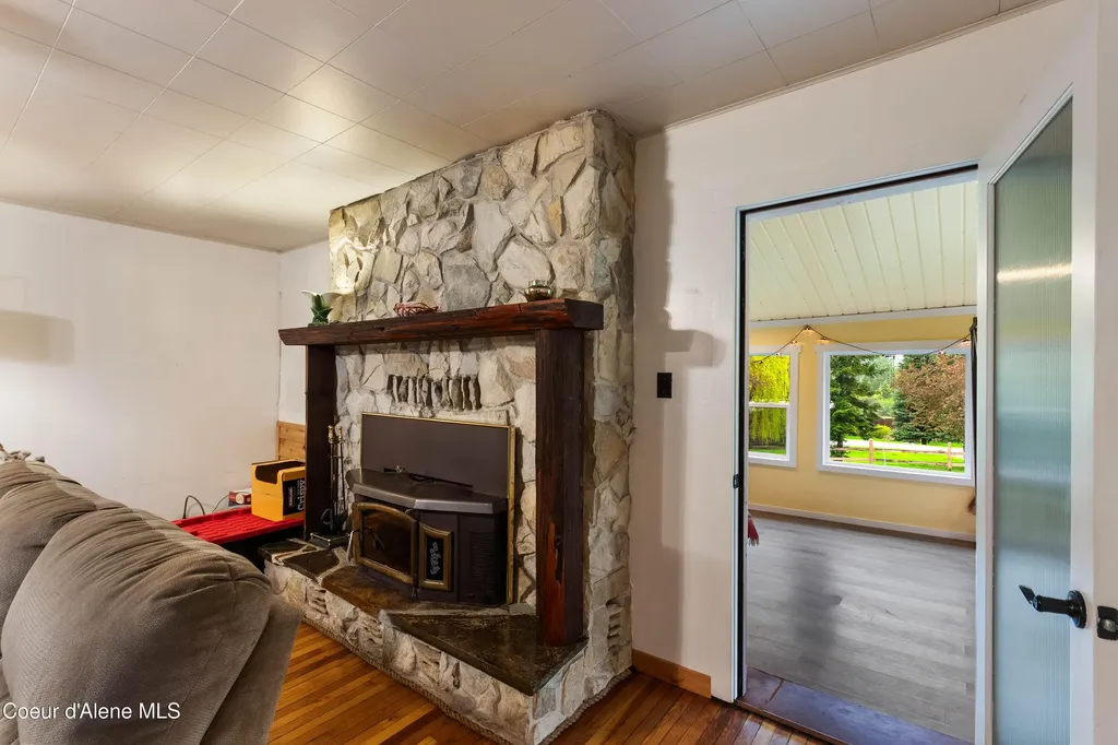 311 Lafayes Way Sagle ID 83860