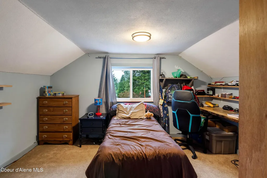 311 Lafayes Way Sagle ID 83860