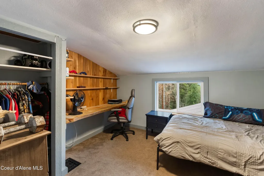 311 Lafayes Way Sagle ID 83860
