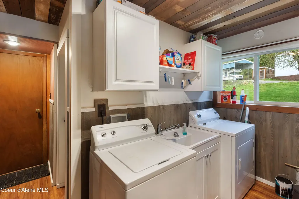 311 Lafayes Way Sagle ID 83860