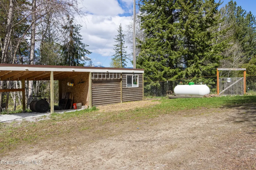 311 Lafayes Way Sagle ID 83860