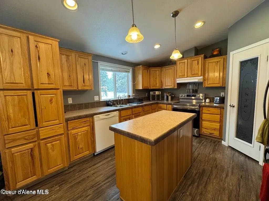 4062 W Seasons Road Rathdrum ID 83858