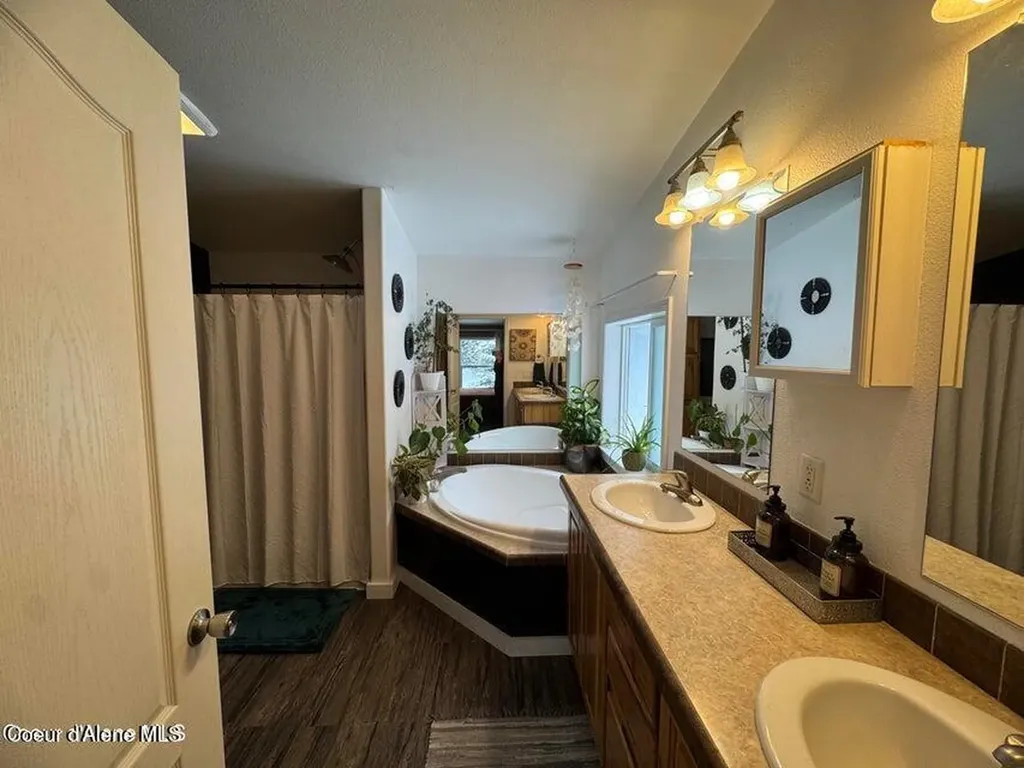 4062 W Seasons Road Rathdrum ID 83858