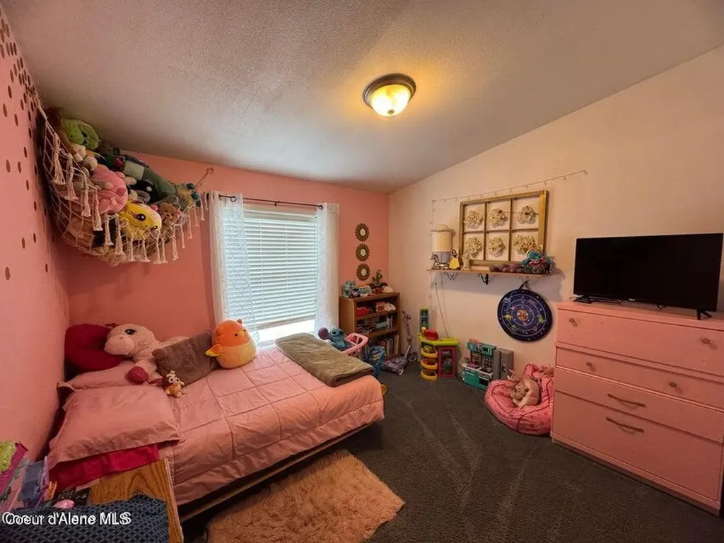 4062 W Seasons Road Rathdrum ID 83858