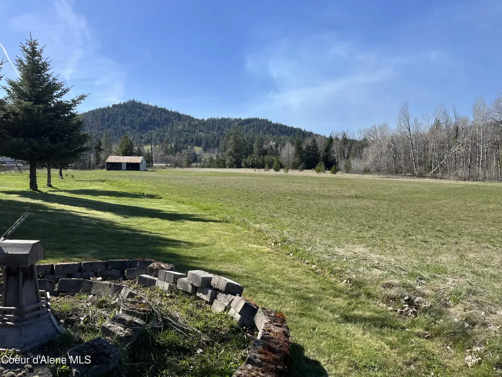 11913 S River Road Cataldo ID 83810