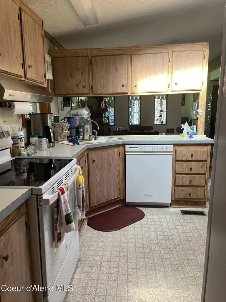 11913 S River Road Cataldo ID 83810
