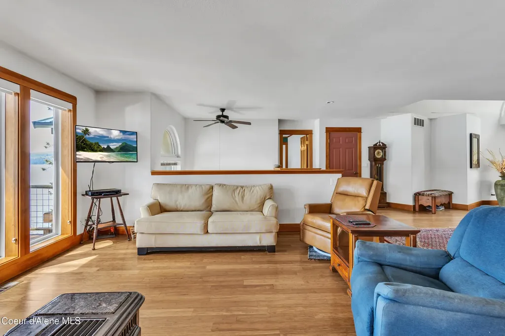 428 E Beachhouse Lane Harrison ID 83833