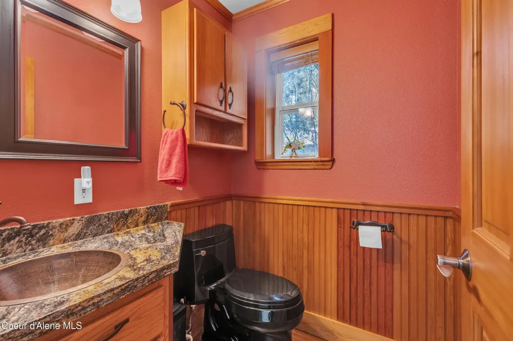 428 E Beachhouse Lane Harrison ID 83833