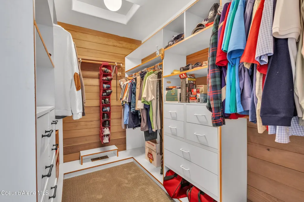 428 E Beachhouse Lane Harrison ID 83833