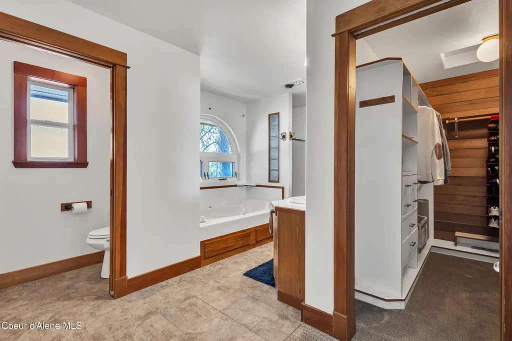 428 E Beachhouse Lane Harrison ID 83833