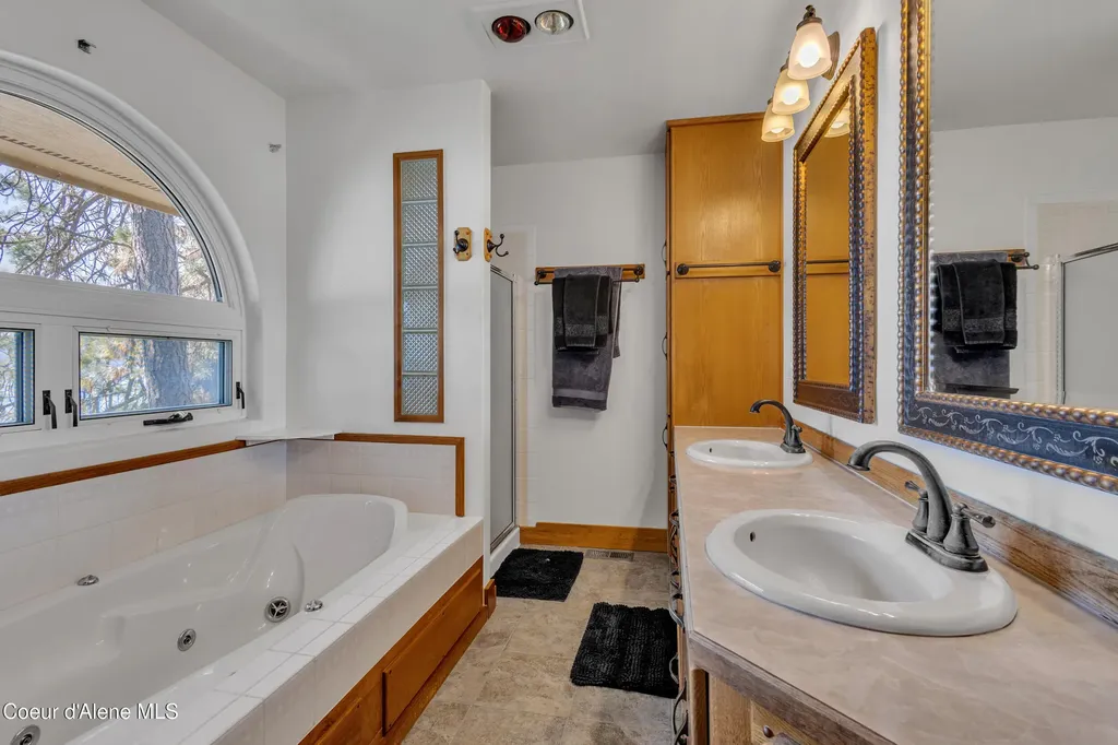 428 E Beachhouse Lane Harrison ID 83833