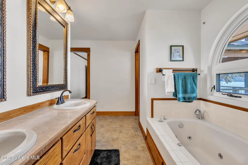 428 E Beachhouse Lane Harrison ID 83833