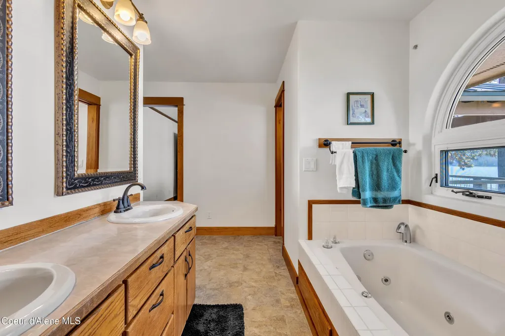 428 E Beachhouse Lane Harrison ID 83833