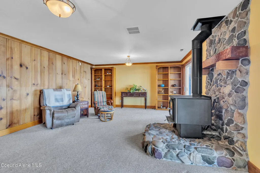 428 E Beachhouse Lane Harrison ID 83833