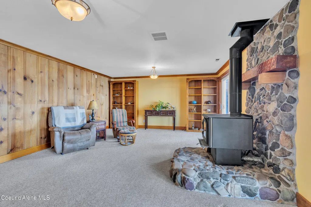 428 E Beachhouse Lane Harrison ID 83833