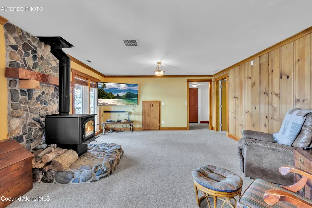 428 E Beachhouse Lane Harrison ID 83833