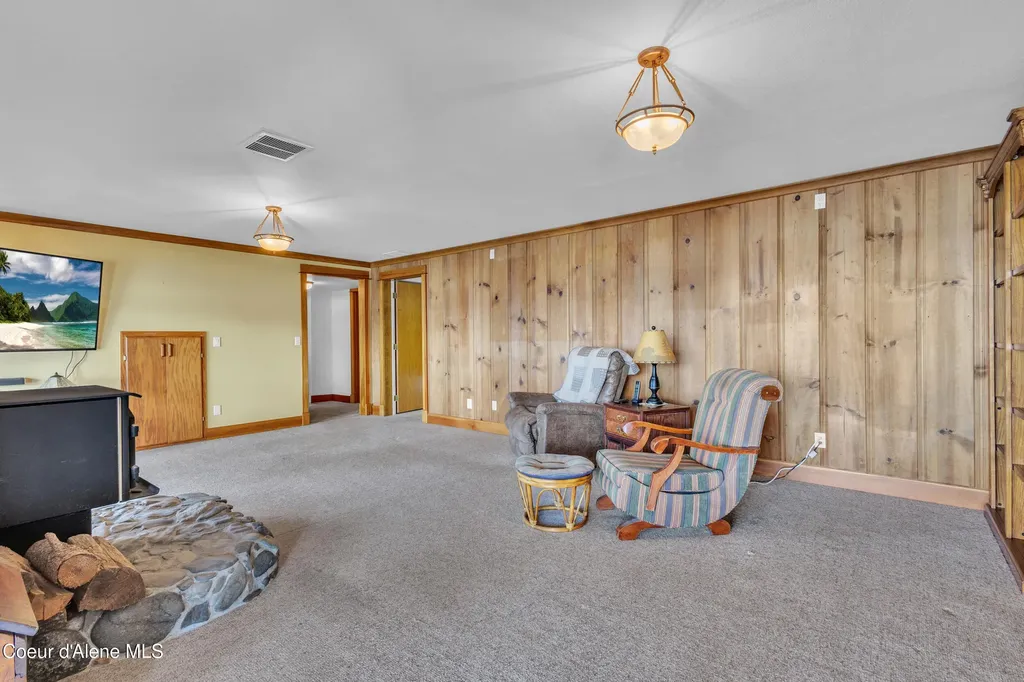 428 E Beachhouse Lane Harrison ID 83833