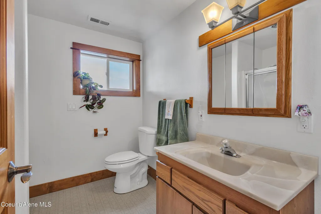 428 E Beachhouse Lane Harrison ID 83833