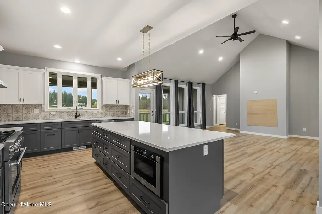 51 Pumphouse Lane Sagle ID 83860
