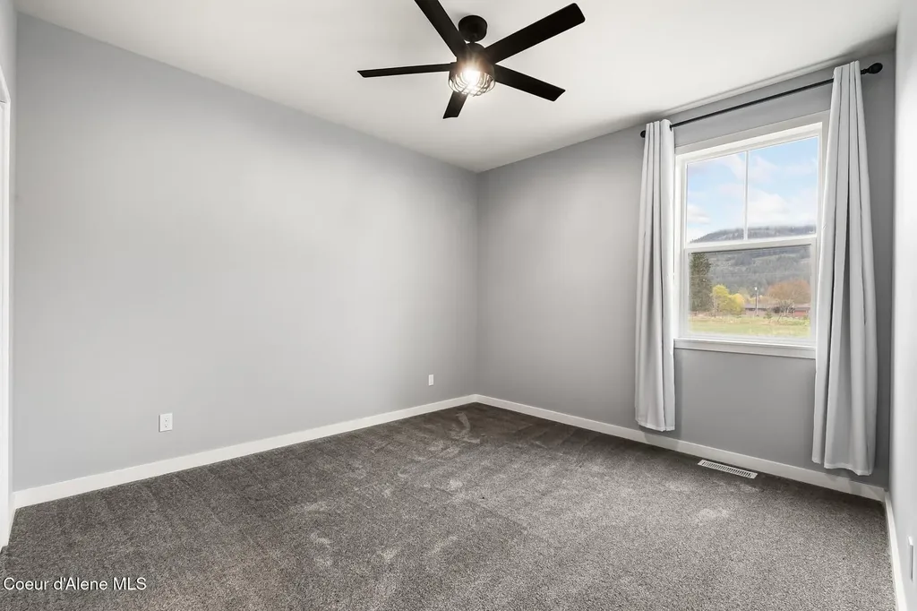 51 Pumphouse Lane Sagle ID 83860