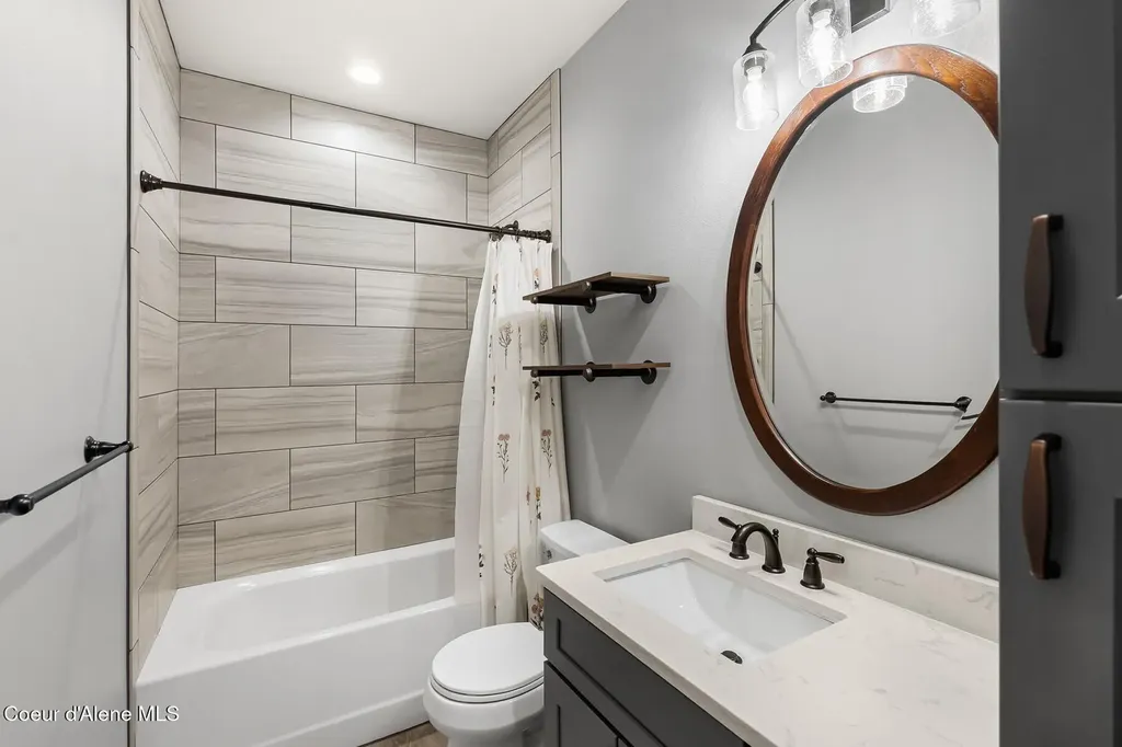 51 Pumphouse Lane Sagle ID 83860