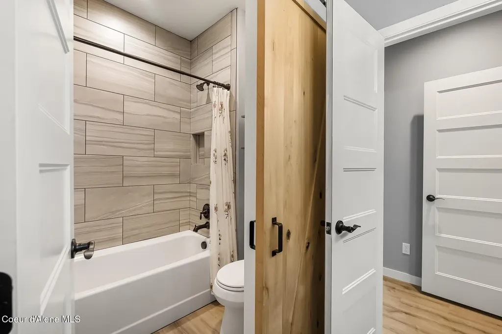 51 Pumphouse Lane Sagle ID 83860