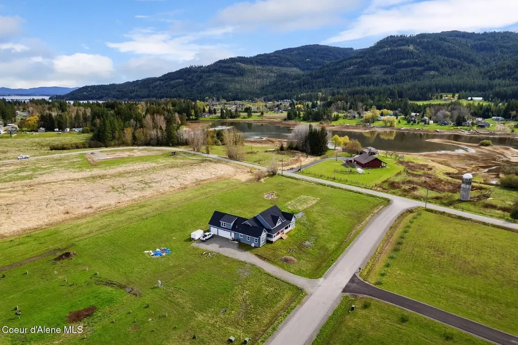 51 Pumphouse Lane Sagle ID 83860
