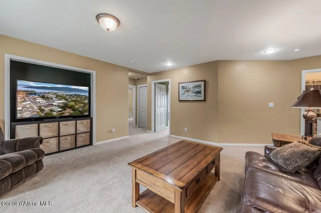 405 Brisboys Road Sagle ID 83860