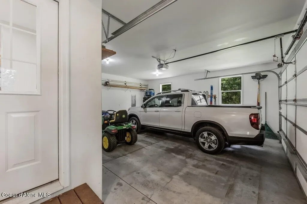 405 Brisboys Road Sagle ID 83860