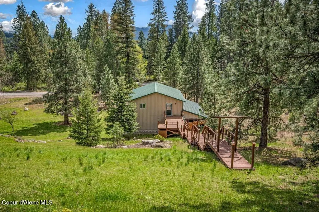 405 Brisboys Road Sagle ID 83860