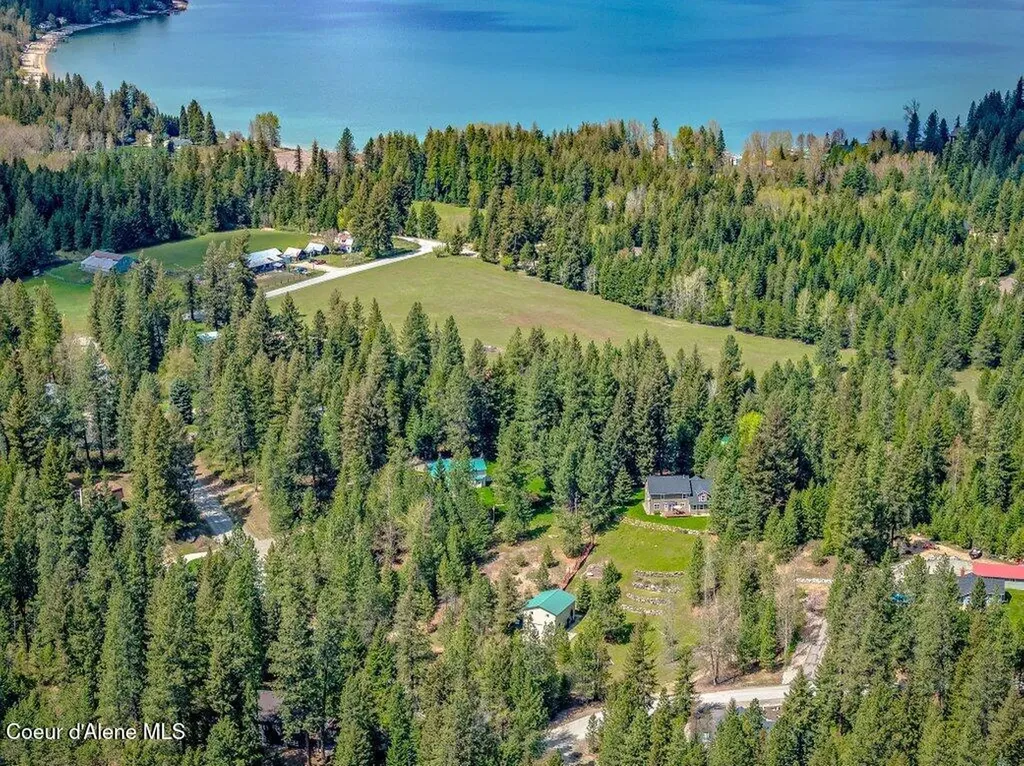 405 Brisboys Road Sagle ID 83860