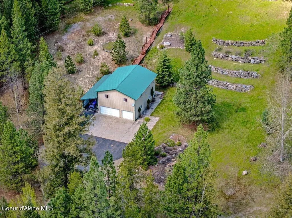 405 Brisboys Road Sagle ID 83860