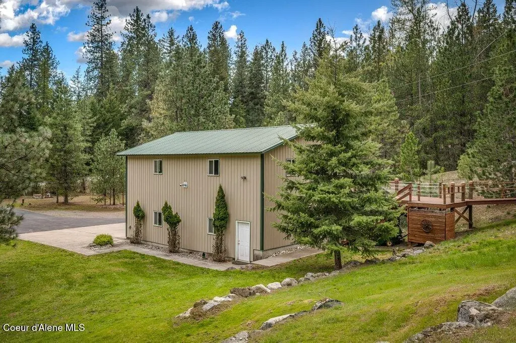 405 Brisboys Road Sagle ID 83860