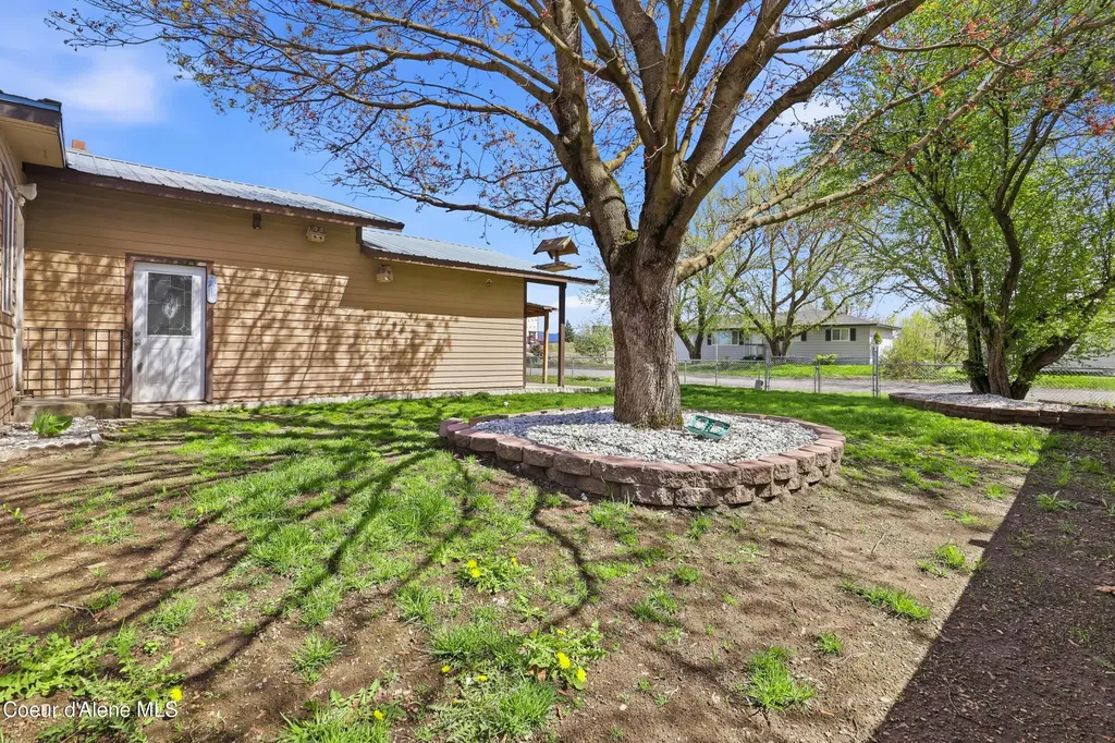 468 W Helen Avenue Hayden ID 83835