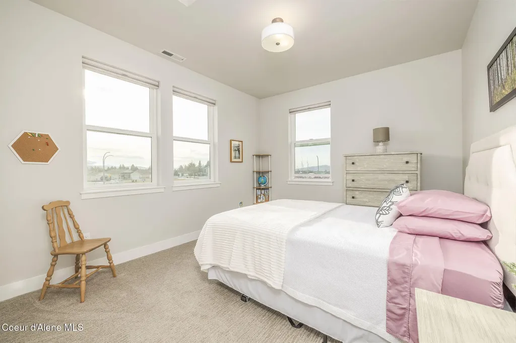 3351 N Blaze Loop Post Falls ID 83854