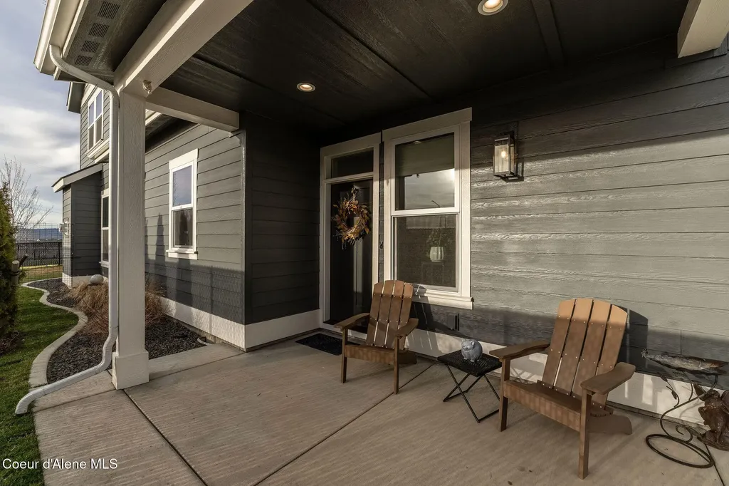 3351 N Blaze Loop Post Falls ID 83854