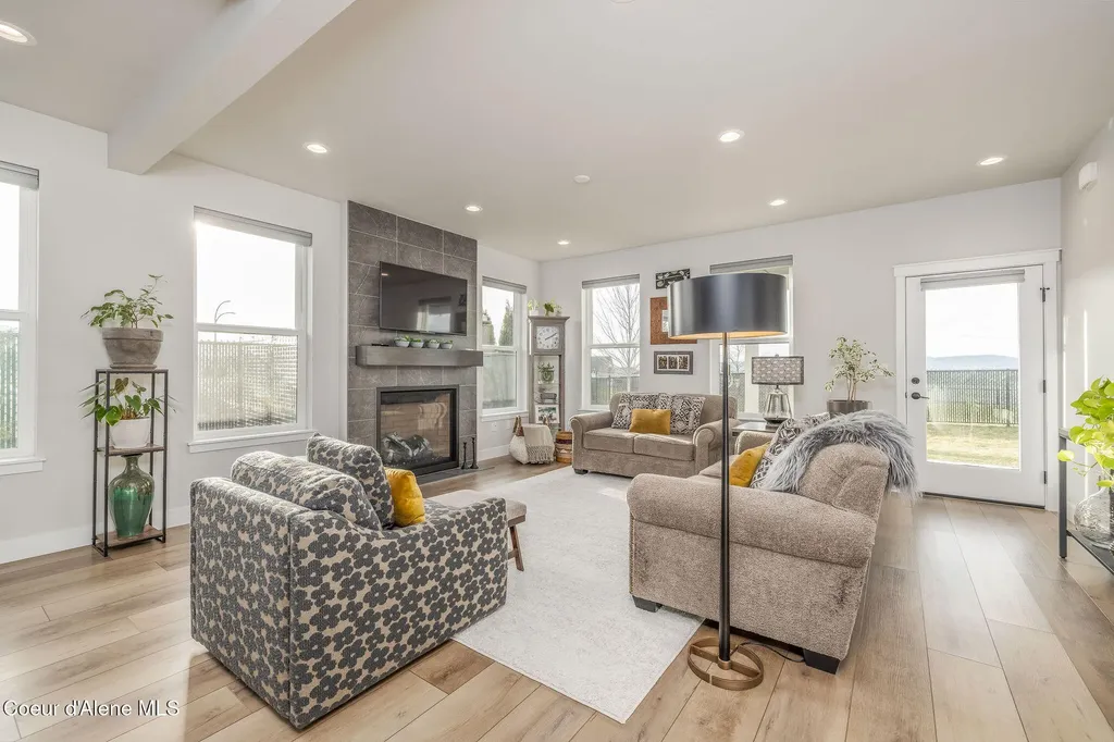 3351 N Blaze Loop Post Falls ID 83854